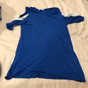 Open shoulder maternity tunic